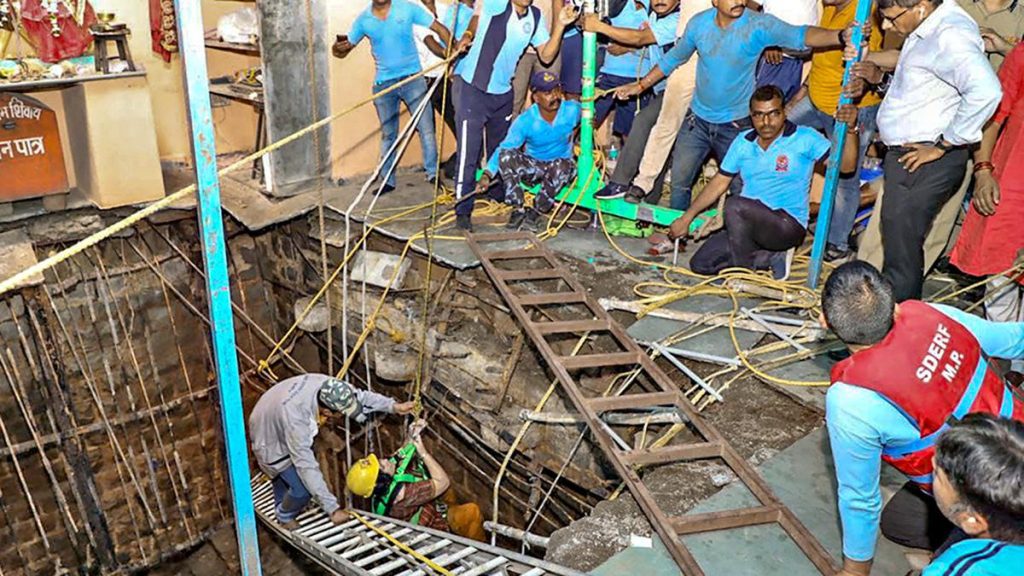 Toll Rises to 30 in Indore Temple Stepwell Roof Collapse; Rescue Operation Underway Toll Rises to 30 in Indore Temple Stepwell Roof Collapse; Rescue Operation Underway